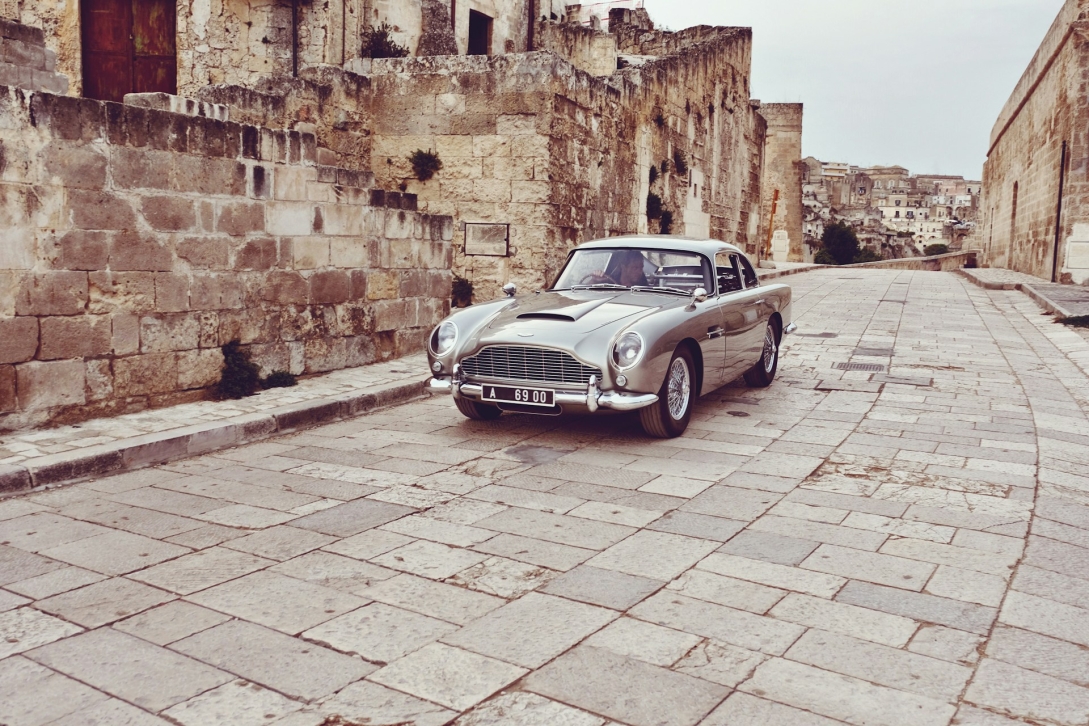 aston martin db5